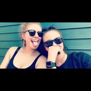 Meet your Posher, Elizabeth